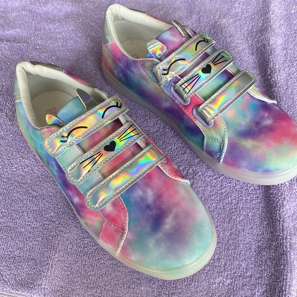 Fabkids Colorful Kids Light-Up velcro Sneakers Girls 3 - Picture 1 of 10